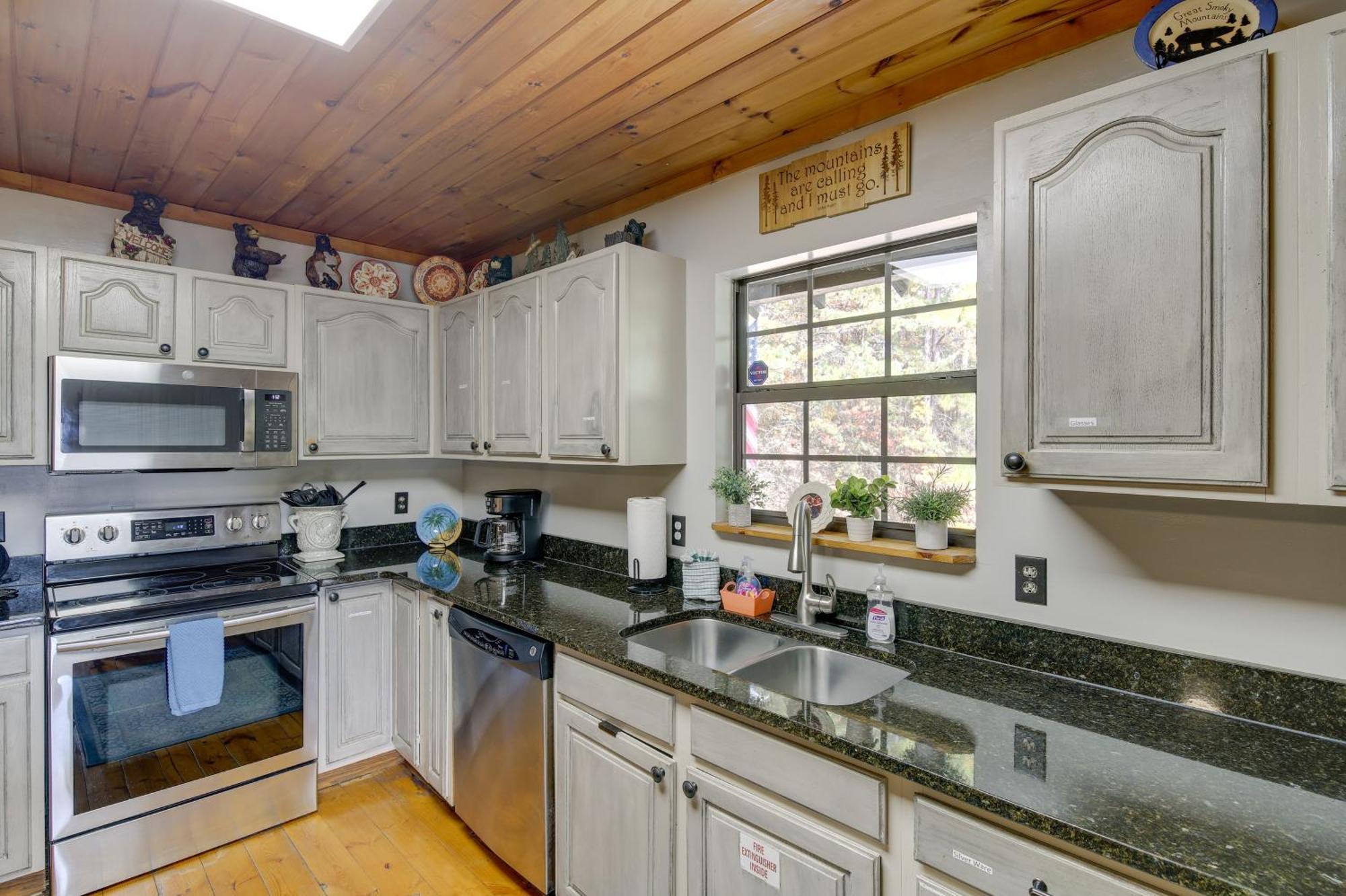 Above And Beyond Pigeon Forge Cabin With Prime Views! Zewnętrze zdjęcie